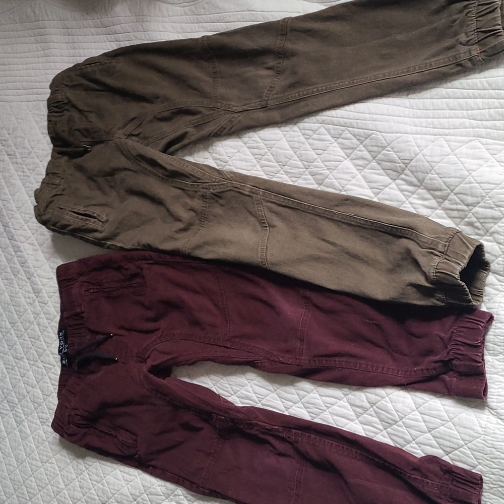 Lot 2 pairs skateboard pants